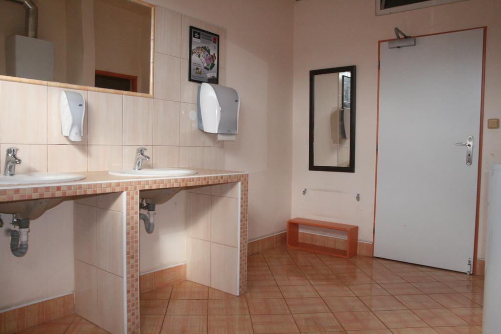 Hostel Boathouse Прага Екстериор снимка