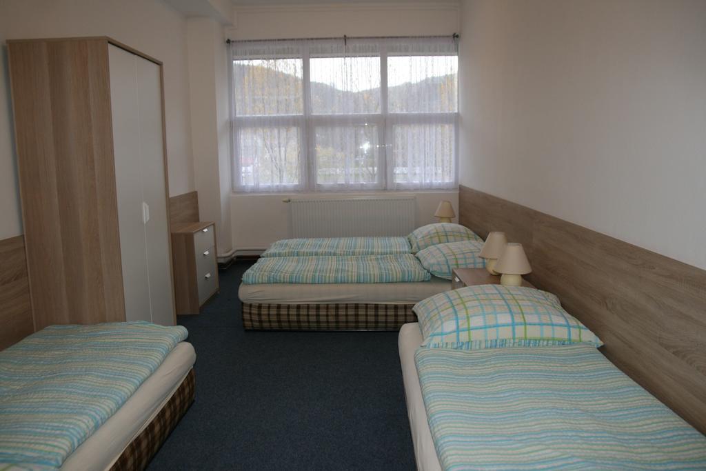Hostel Boathouse Прага Екстериор снимка
